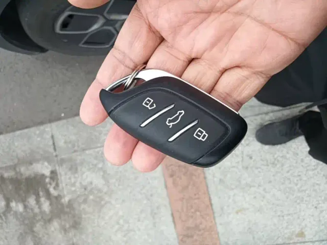 Roewe RX5 — Фото автомобиля 8