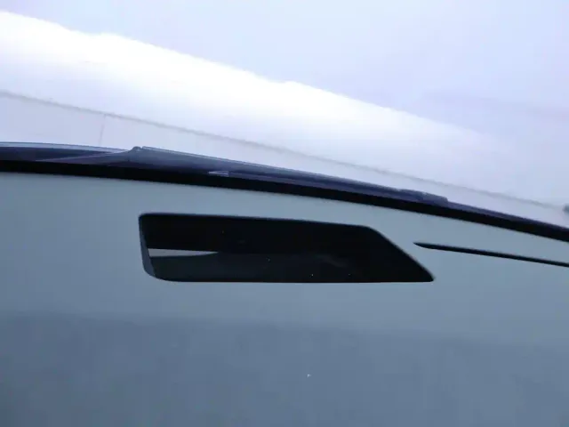 Li Auto MEGA — Фото автомобиля 29
