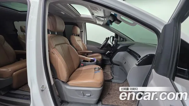 Hyundai Staria Staria 4WD Lounge 7 мест — Фото автомобиля 23