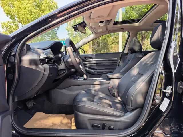 Nissan Teana — Фото автомобиля 6