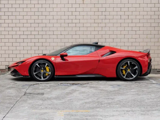 Ferrari SF90 — Фото автомобиля 7