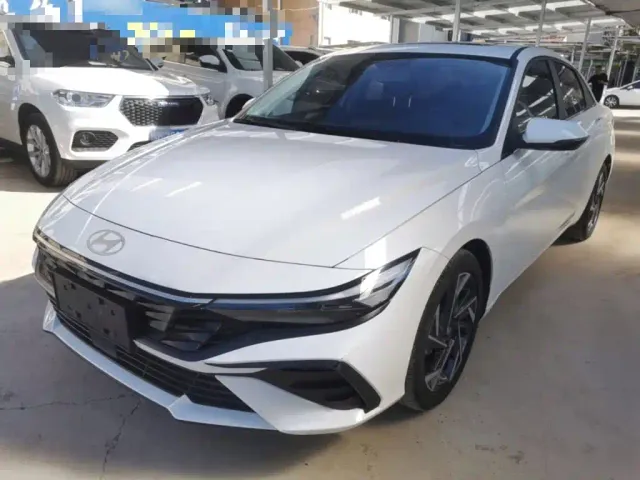 Фотография автомобиля — Hyundai Elantra