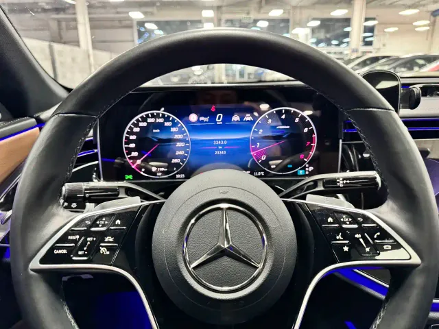 Mercedes-Benz E-Class — Фото автомобиля 9