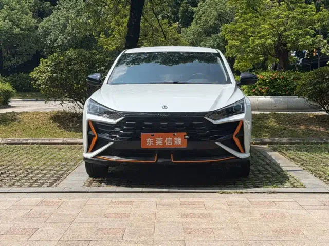 Dongfeng Yixuan — Фото автомобиля 3