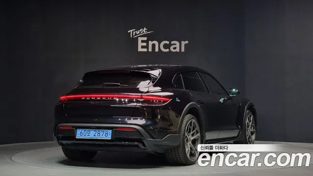 Porsche Taycan — Фото автомобиля 2