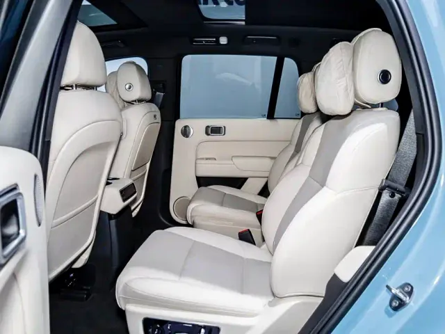 Li Auto L8 — Фото автомобиля 12