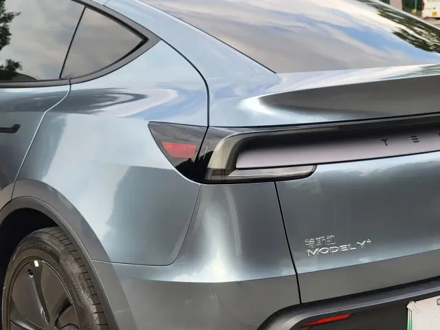 Tesla Model Y — Фото автомобиля 22