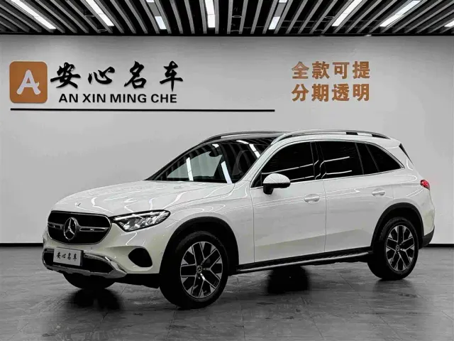 Фотография автомобиля — Mercedes-Benz GLC-Class