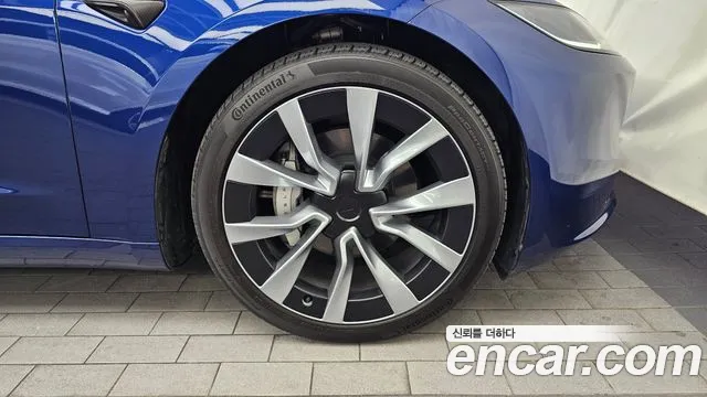 Tesla Model 3 — Фото автомобиля 20