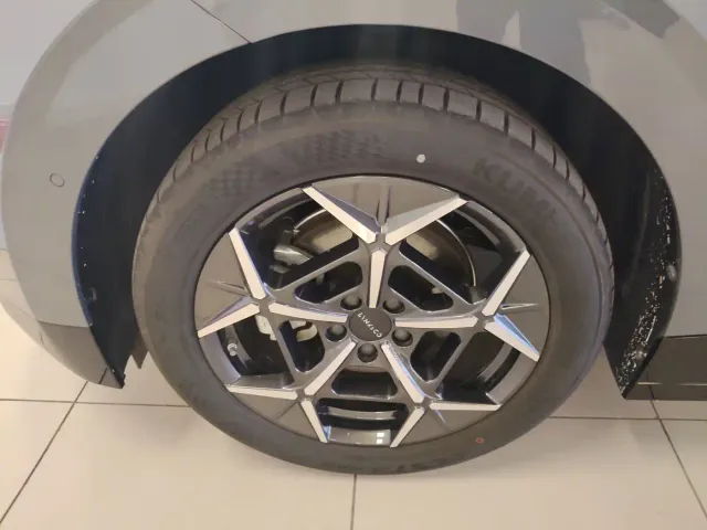 Lynk & Co Z20 — Фото автомобиля 23