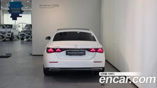 Mercedes-Benz E-Class — Фото автомобиля 4