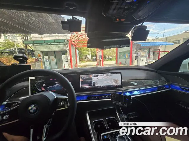 BMW i7 G70 — Фото автомобиля 7