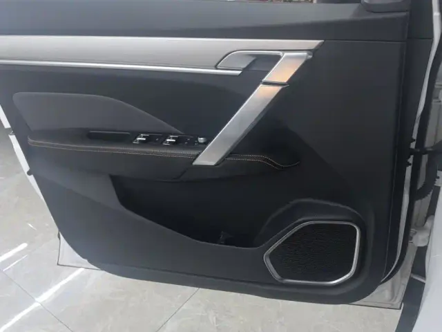 Geely Binyue — Фото автомобиля 7