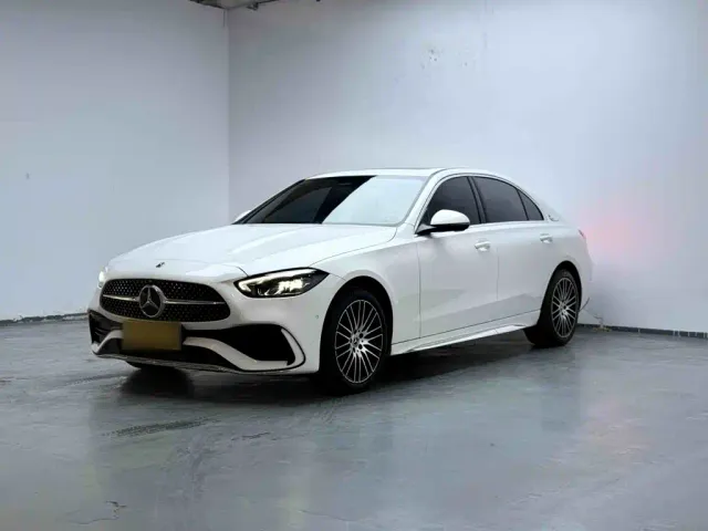 Фотография автомобиля — Mercedes-Benz C-Class