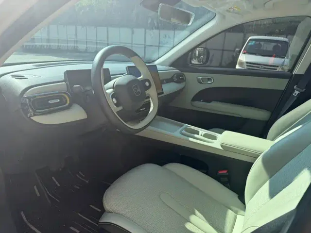 Chery QQ3 EV — Фото автомобиля 3