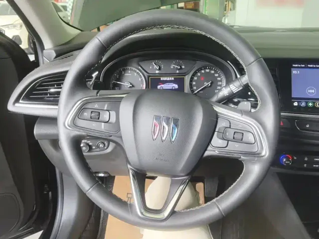 Buick Regal — Фото автомобиля 10