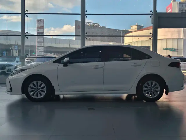 Toyota Corolla — Фото автомобиля 5