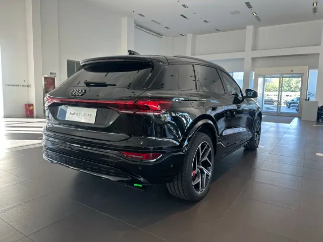 Audi Q6L e-tron — Фото автомобиля 5