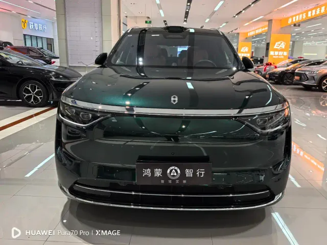 Aito M8 — Фото автомобиля 2