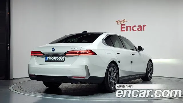 BMW 5-Series 5 серия (G60) — Фото автомобиля 2
