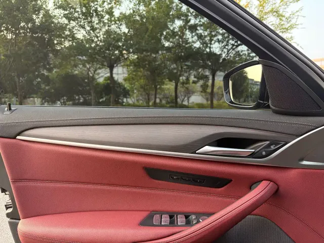 BMW 5 Series — Фото автомобиля 14
