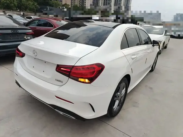 Mercedes-Benz Mercedes-Benz A-Class 2022 A 180 L Sport Sedan — Фото автомобиля 4