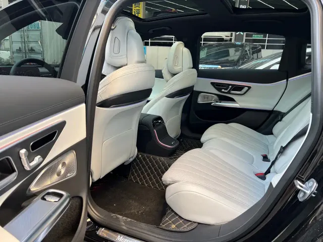 Mercedes-Benz E-Class — Фото автомобиля 4
