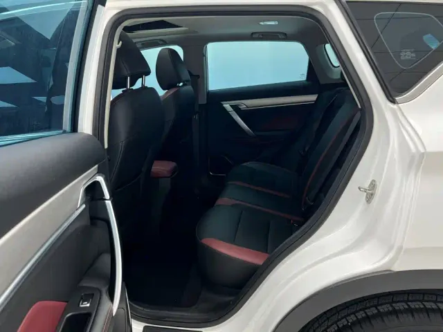 Geely Binyue — Фото автомобиля 15