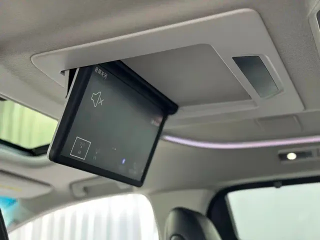 Toyota Vellfire — Фото автомобиля 12
