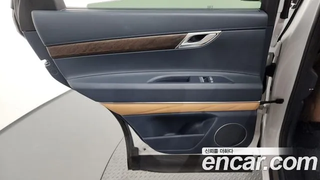 Genesis GV80 — Фото автомобиля 25