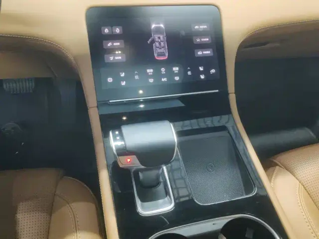 Li Auto ONE — Фото автомобиля 16