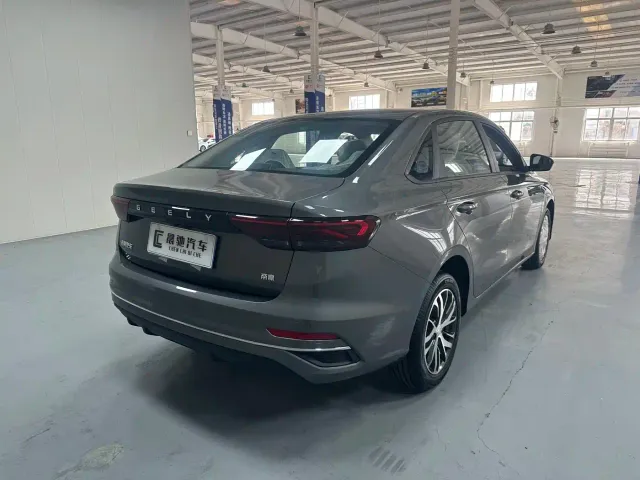 Geely Emgrand — Фото автомобиля 4