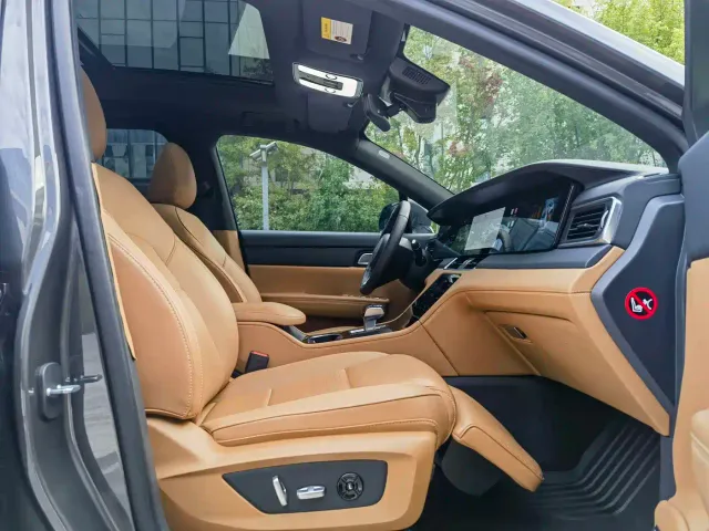 Li Auto ONE — Фото автомобиля 14