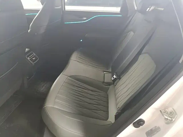 Changan Lamore — Фото автомобиля 16