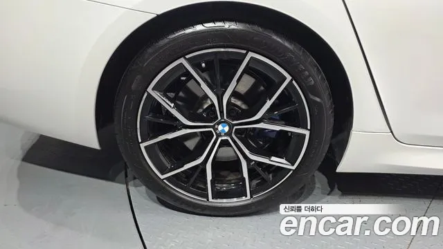 BMW 5-Series — Фото автомобиля 5