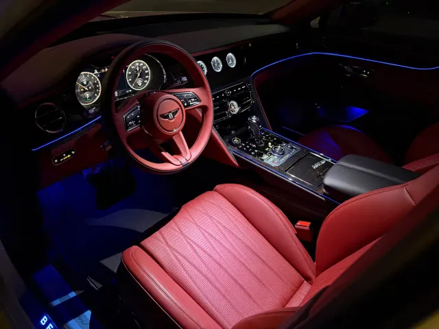Bentley Flying Spur — Фото автомобиля 8