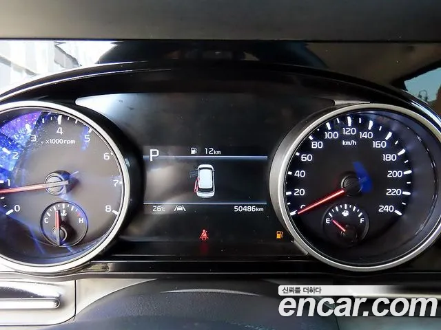 Kia Carnival Generation 4 — Фото автомобиля 10
