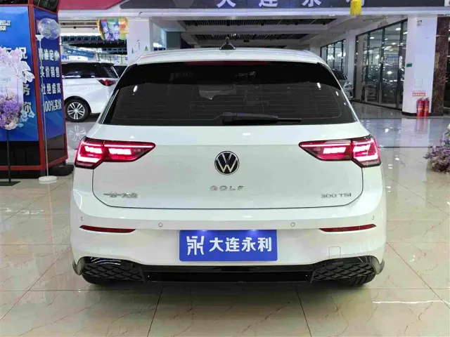 Volkswagen Golf — Фото автомобиля 15