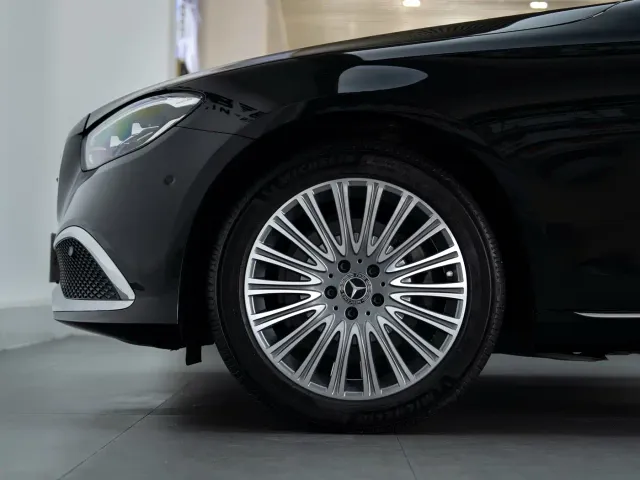 Mercedes-Benz E-Class — Фото автомобиля 9