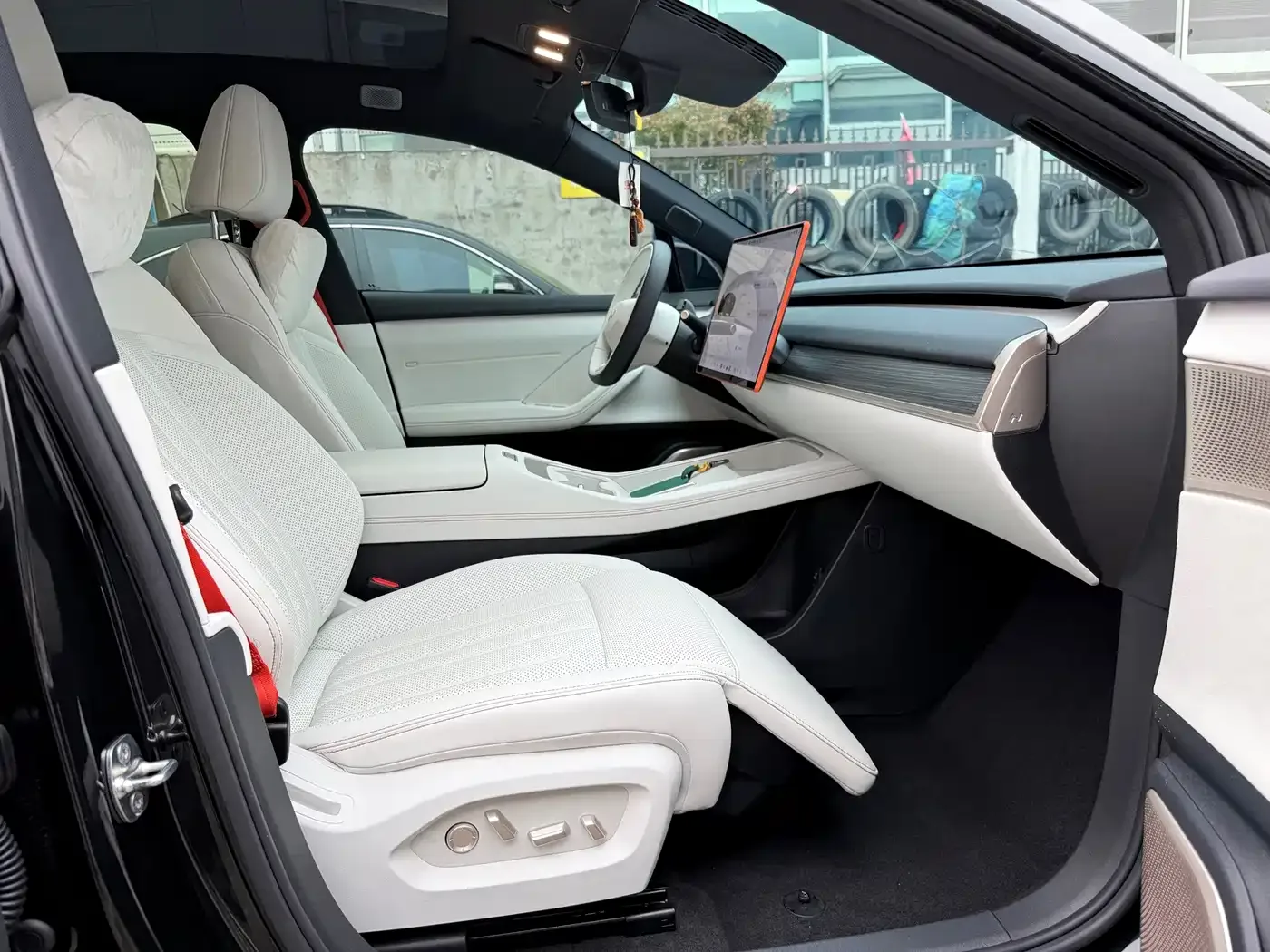 Ledao Ledao L60 2024 60kWh AWD Version — Фото автомобиля 12