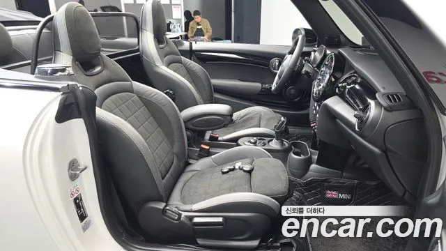 MINI Cooper Convertible — Фото автомобиля 16