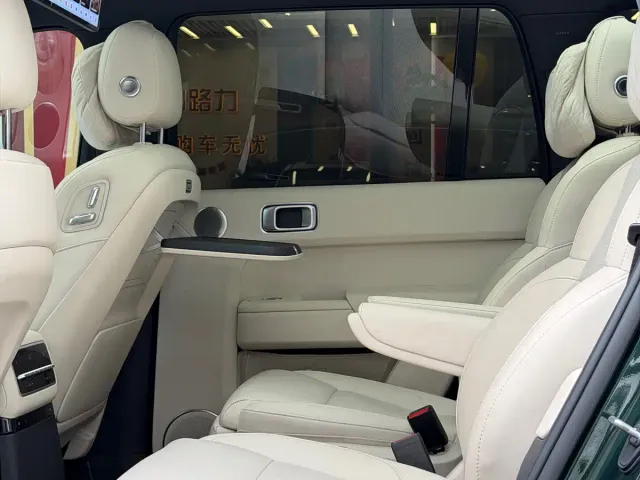 Li Auto L9 — Фото автомобиля 6