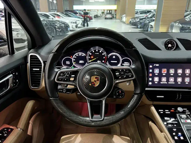 Porsche Cayenne — Фото автомобиля 15