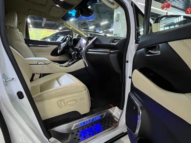 Toyota Vellfire — Фото автомобиля 6