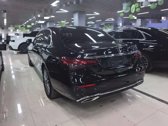 Mercedes-Benz E-Class — Фото автомобиля 6
