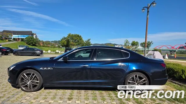 Maserati Quattroporte — Фото автомобиля 19