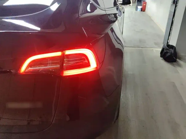 Tesla Model Y — Фото автомобиля 7