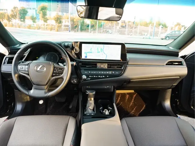 Lexus ES — Фото автомобиля 19