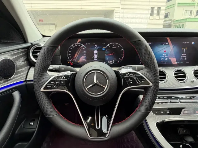 Mercedes-Benz E-Class — Фото автомобиля 11