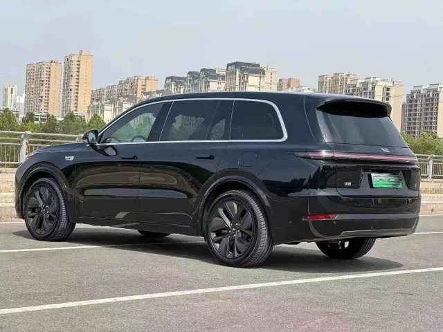 Li Auto L9 — Фото автомобиля 9